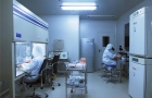 洁净实验室：精密科研与制造的 “无菌堡垒”